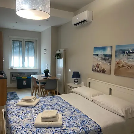 아파트 Leila's
